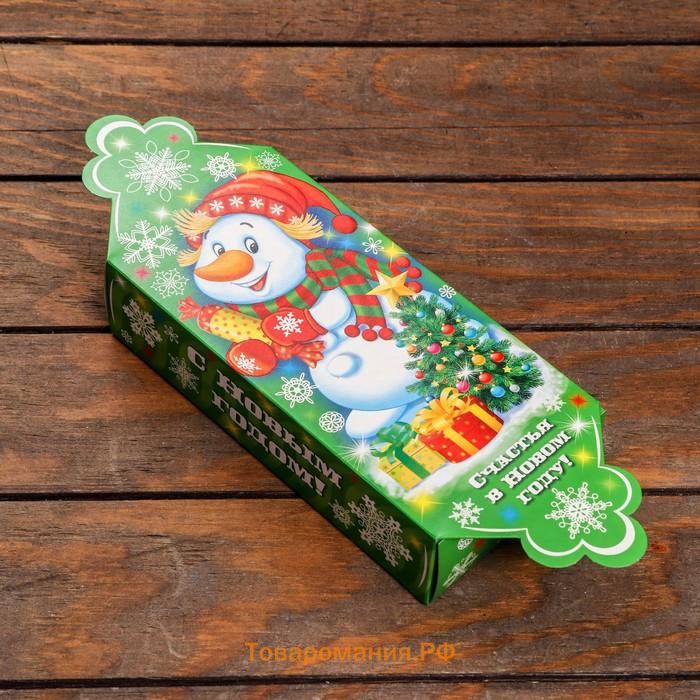 Подарочная коробка «Снеговик с конфетой» 22×11.2×5.5 см